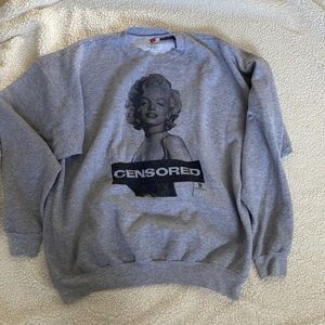 Hanes crew neck sweater shirt